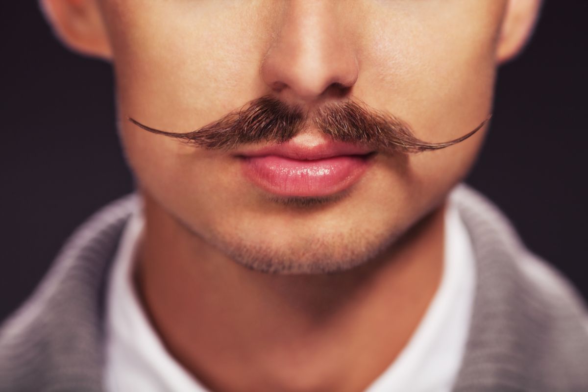 Step-By-Step Guide to Mustache Curling